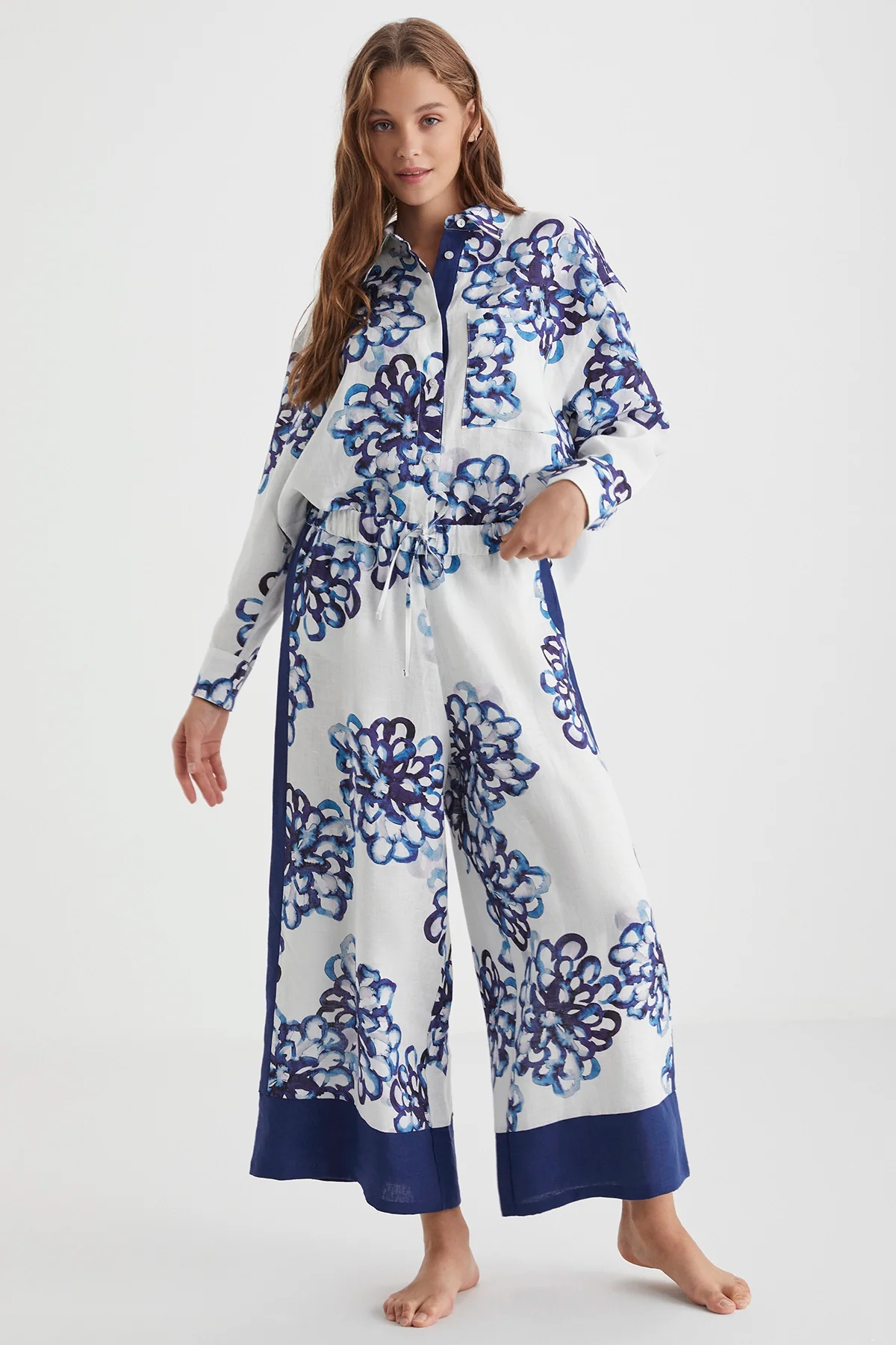 Turkiye, Clothing and Fashion, Maternity Wear, Uniforms - Aprons - Work Wears, Wedding Clothes - Accessories